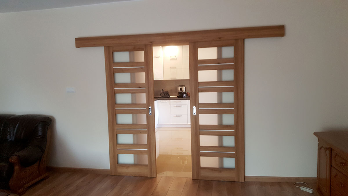 drzwi z montażem w domu na Dąbrowie